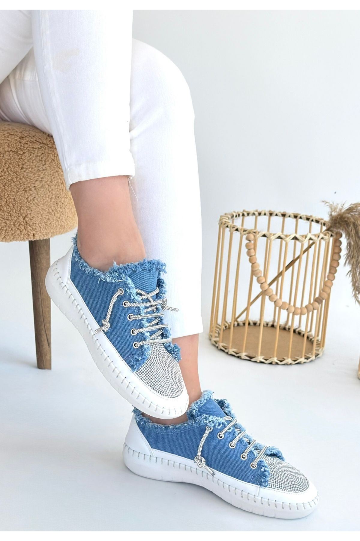 Enber Mavi Kot Sneaker Arka Görünüm ve Kot Doku