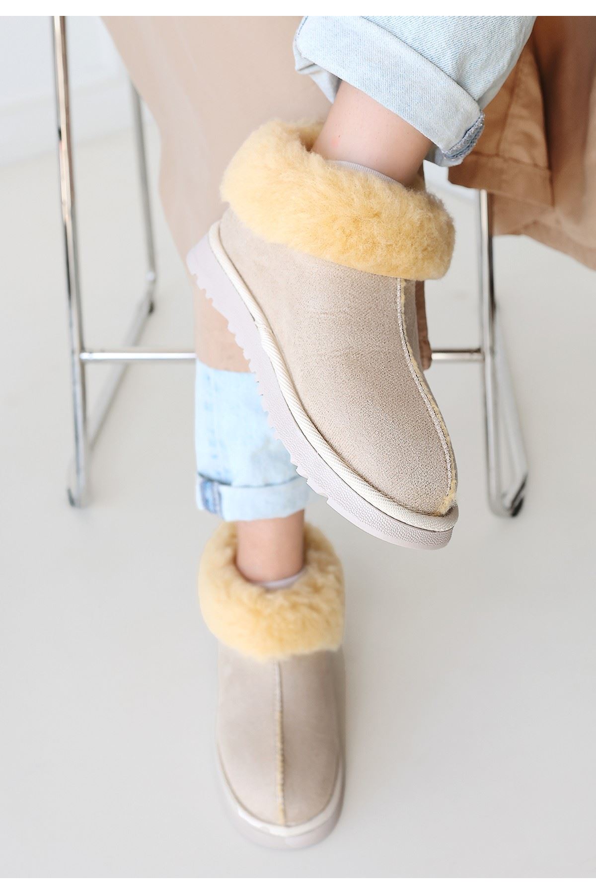 Abby Bej Süet Bot Taban Detayı