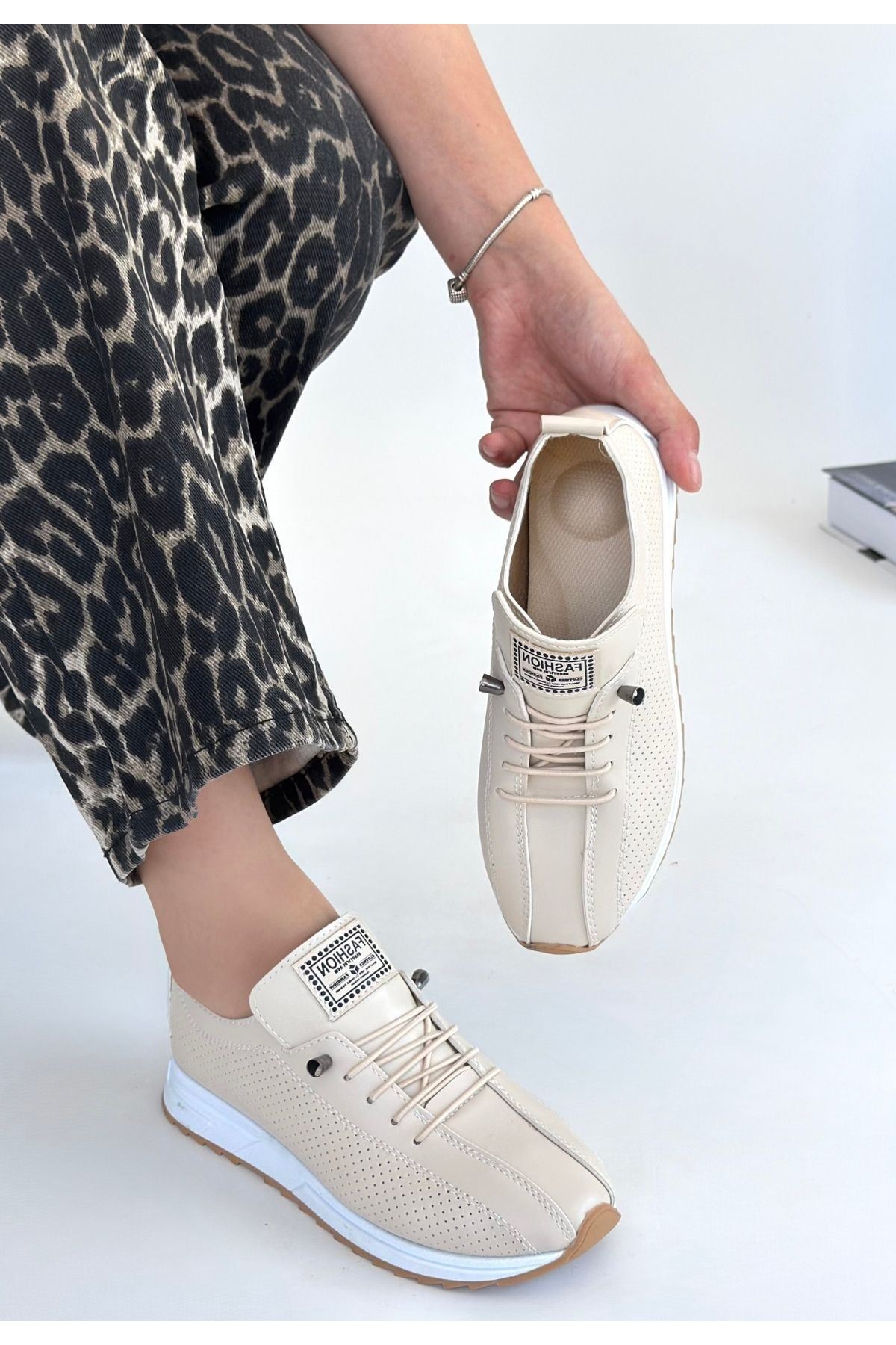 Fiert Bej Spor Ayakkabı Arka Duruş