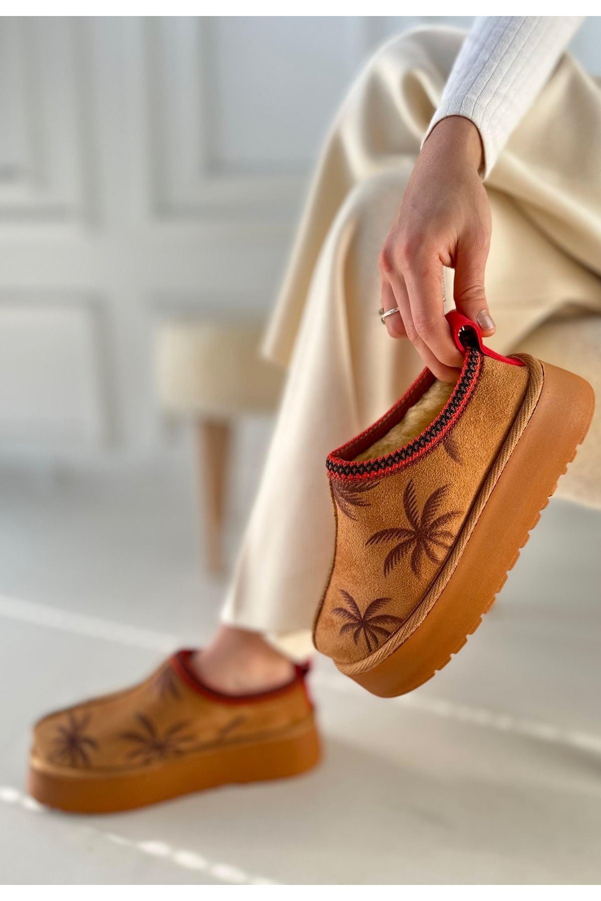 Mucy Taba Süet Bot Yan Görünüm ve Kalın Taban