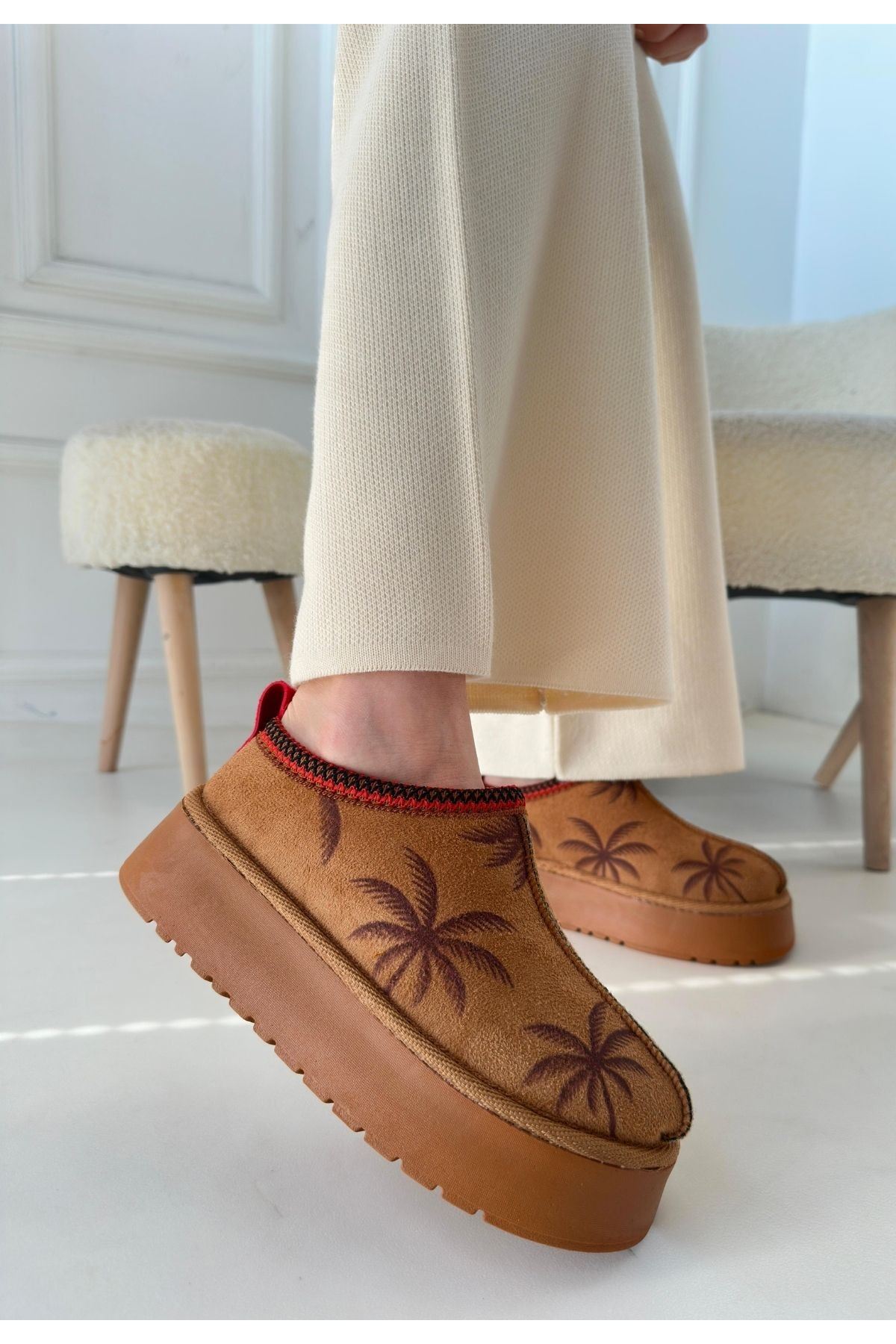 Mucy Taba Süet Bot Arka Görünüm ve Süet Doku