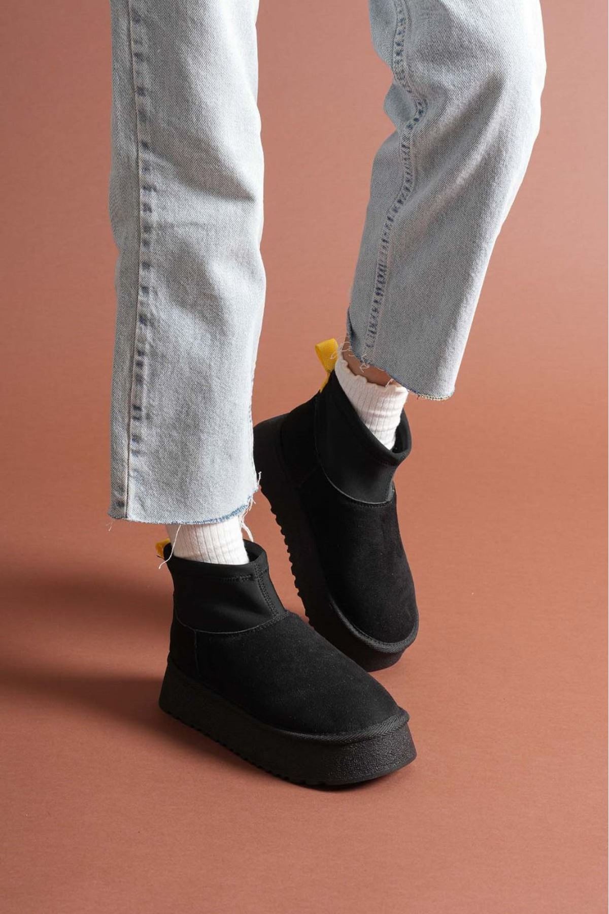 Cuen Siyah Süet Bot Arka Görünüm ve Süet Doku