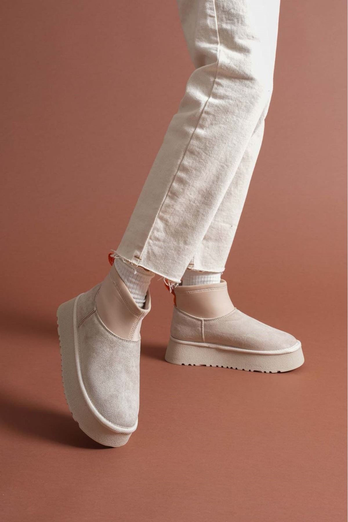 Cuen Bej Süet Bot Arka Görünüm ve Süet Doku