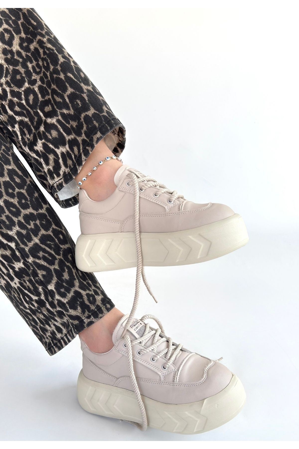 Emwa Bej Sneaker Arka Duruş