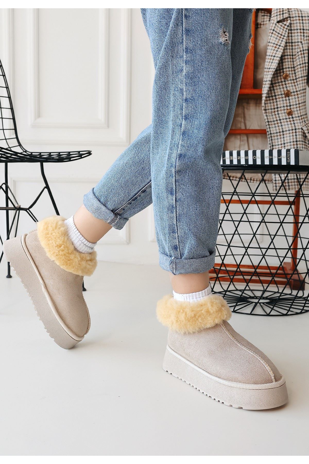 Edali Bej Kürklü Bot Yan Profil ve Platform Taban