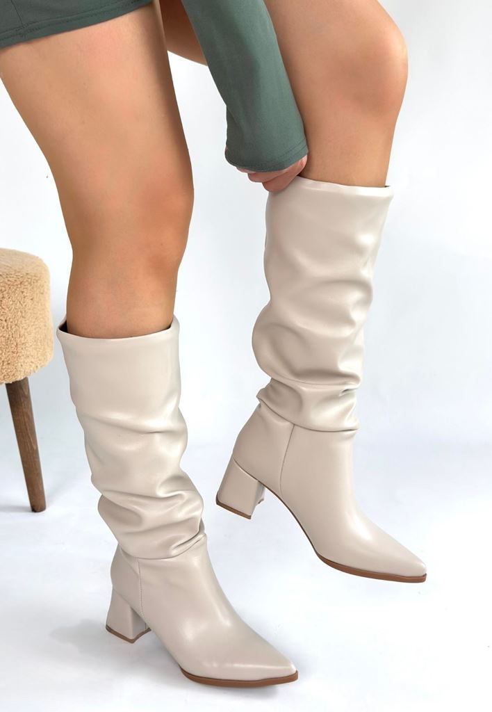 Piyat Ten Çizme Yan Profil ve Kalın Topuk