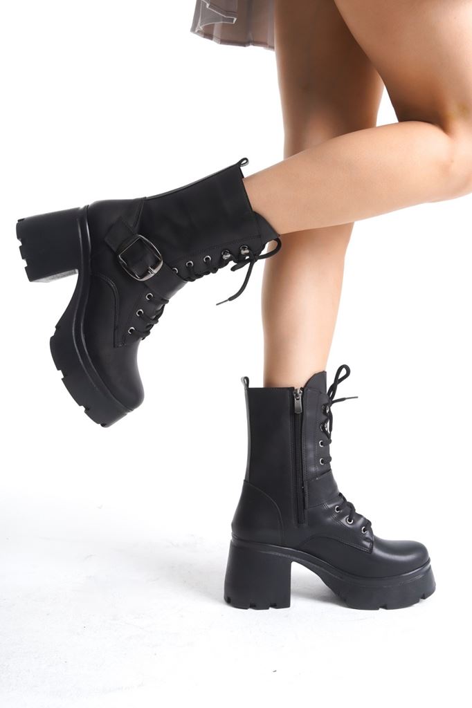 Linma Siyah Bot Arka Duruş ve Bağcık Detayı