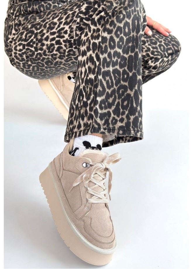 Muden Bej Süet Bot Yan Görünüm ve Bağcık Detayı