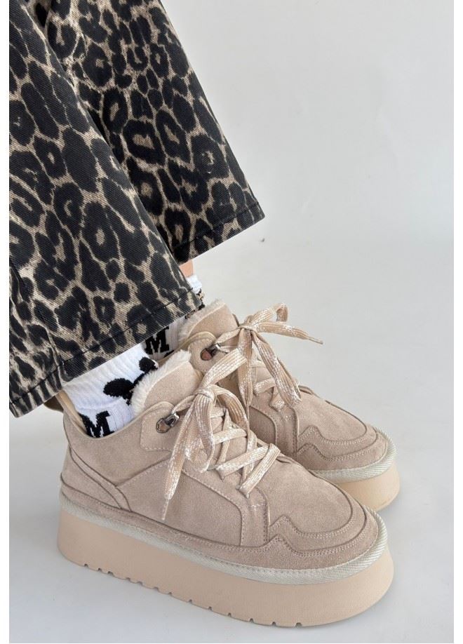 Muden Bej Süet Bot Arka Görünüm ve Süet Doku