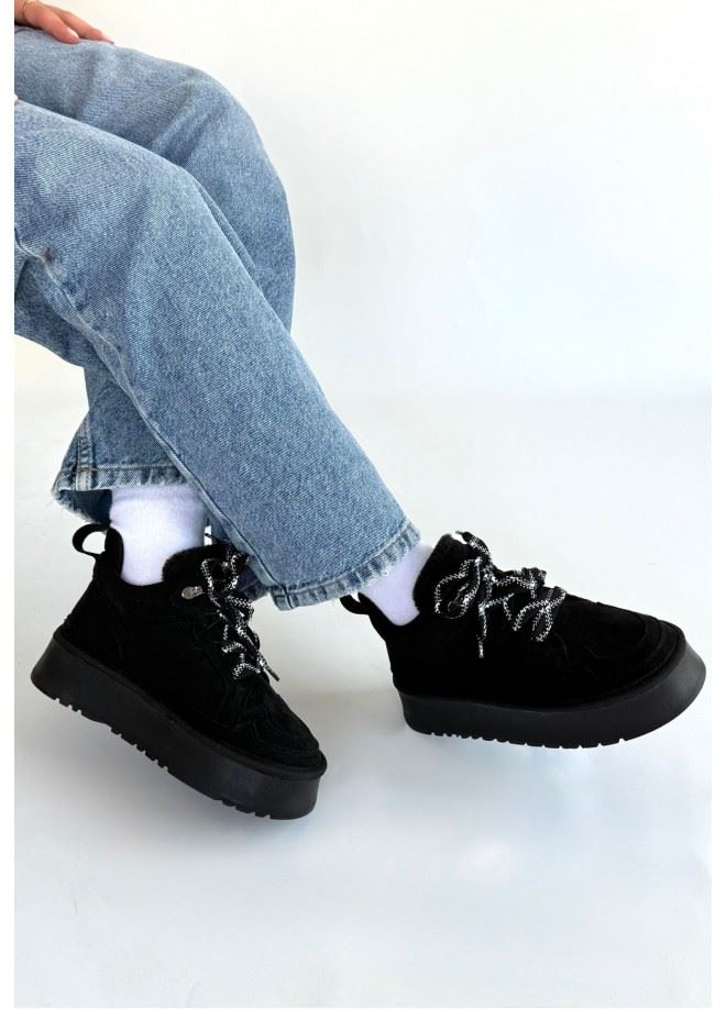 Muden Siyah Süet Bot Arka Görünüm ve Süet Doku