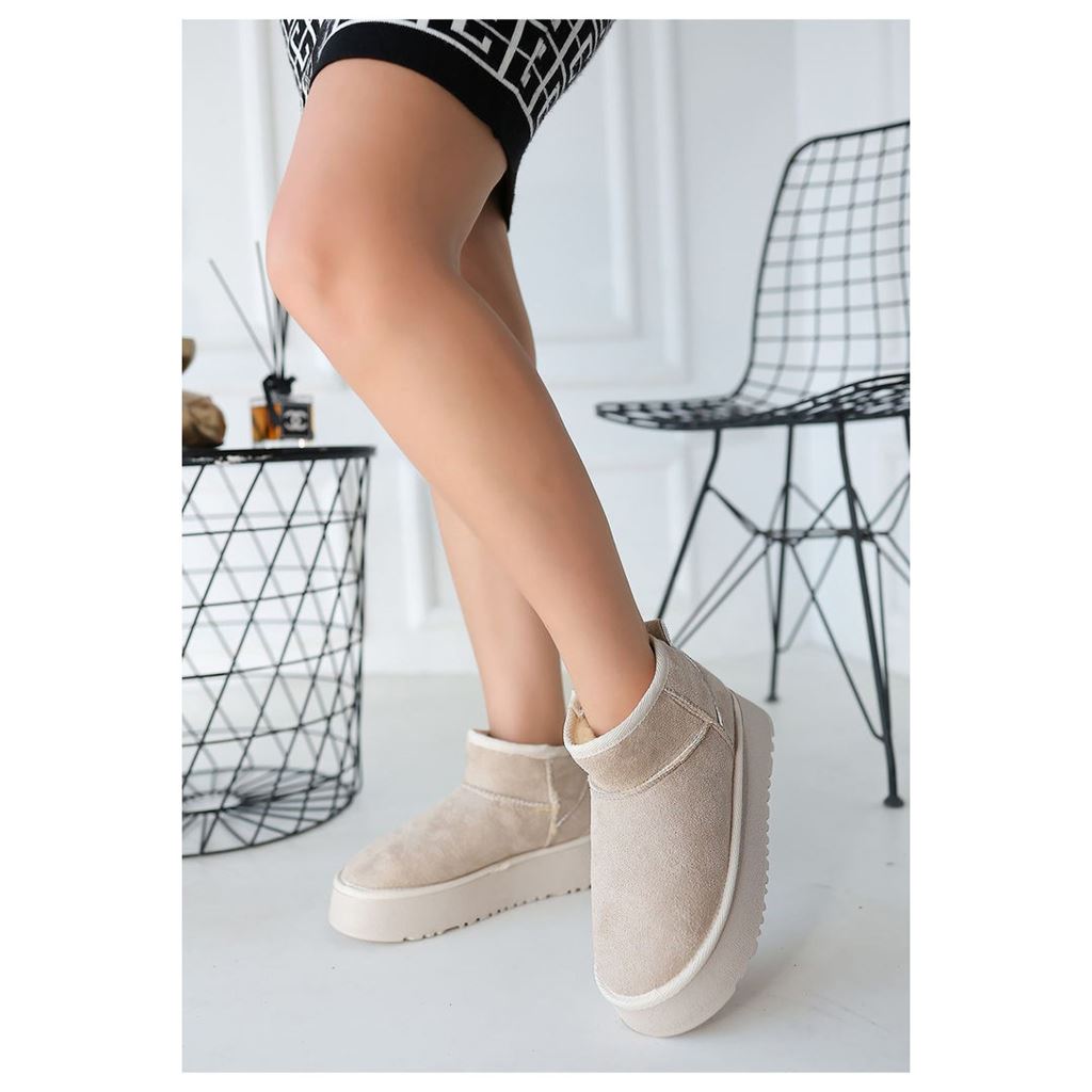 Linne Bej Platform Tabanlı İçi Kürklü Süet Kadın Mini Bot