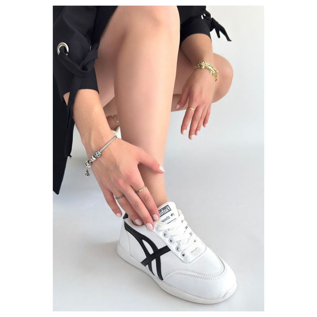 Zlay Beyaz Cilt Siyah Detaylı Bağcıklı Spor Ayakkabı