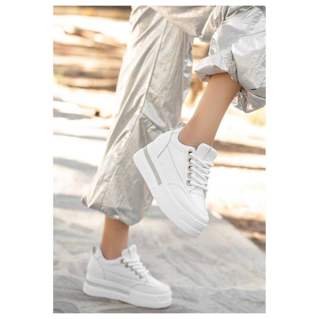 Lulu Beyaz Cilt Bağcıklı Spor Ayakkabı