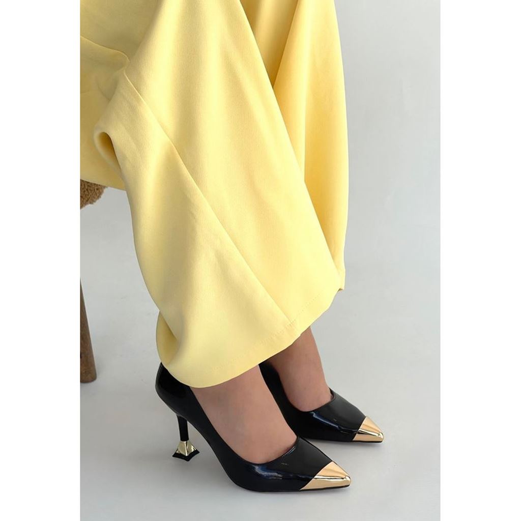 Artem Siyah Rugan Topuklu Ayakkabı