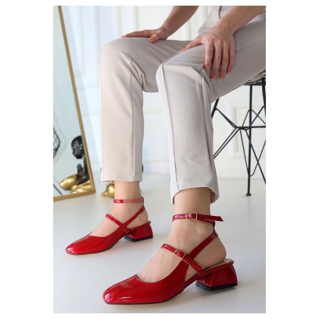 Karmi Kırmızı Rugan Topuklu Kemerli Ayakkabı