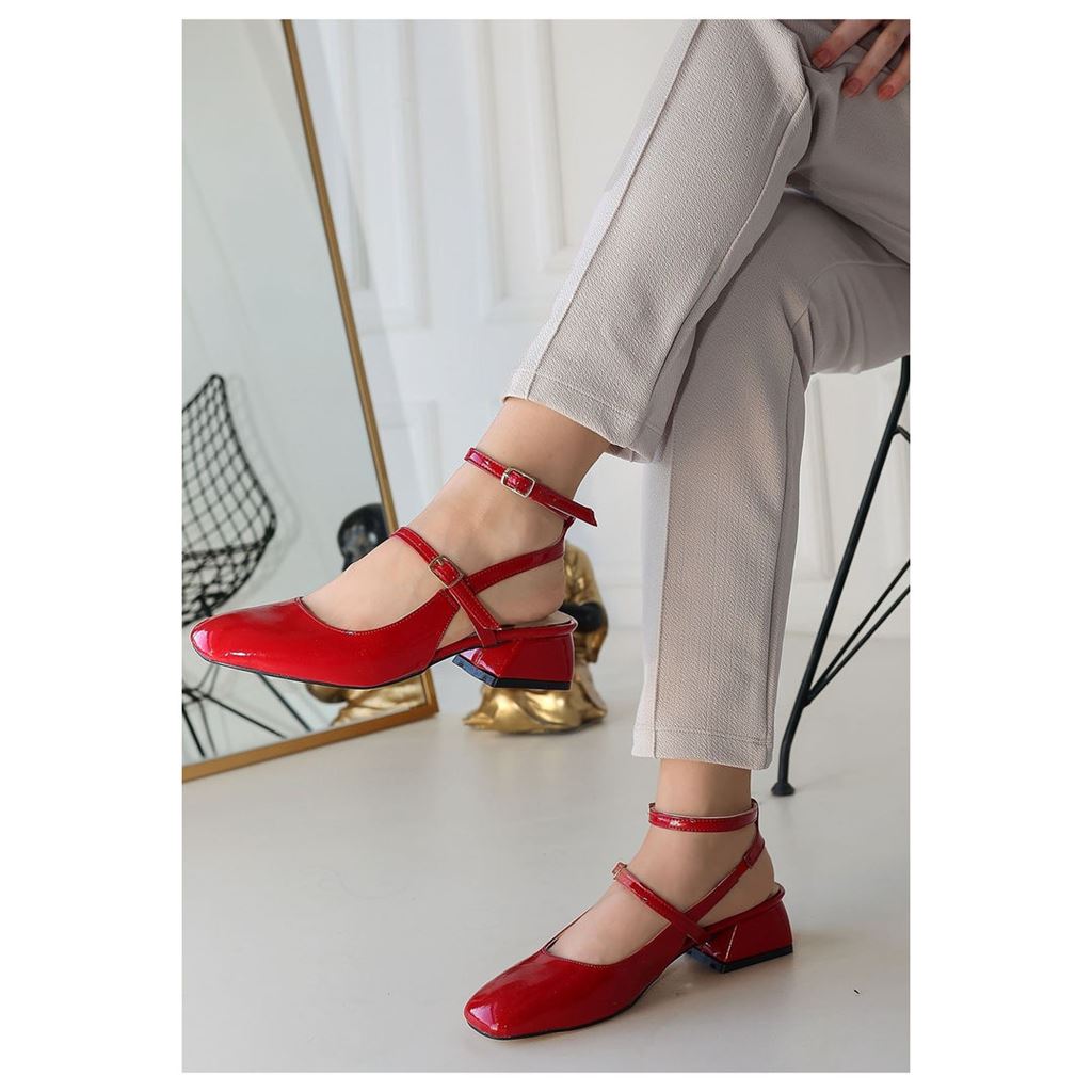 Karmi Kırmızı Rugan Topuklu Kemerli Ayakkabı