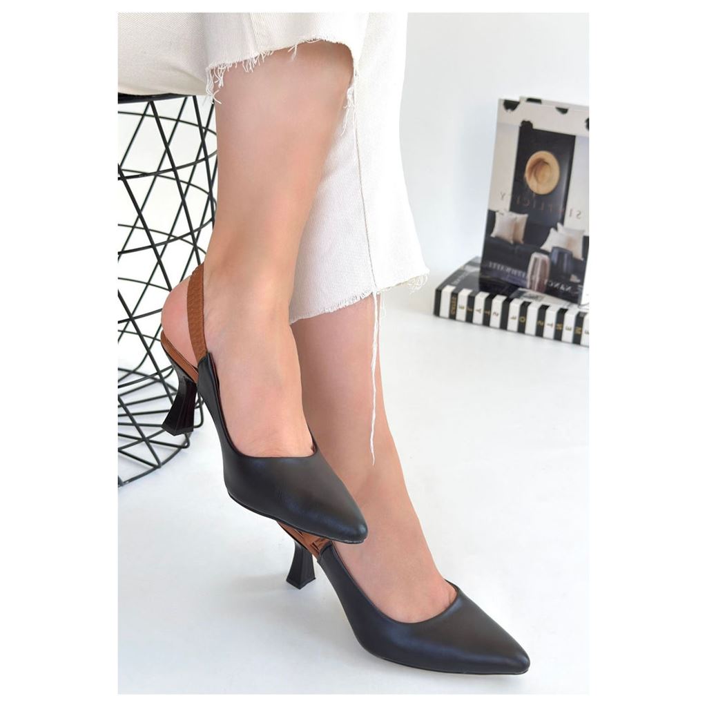 Toran Siyah Cilt Sivri Burun Kadeh Topuk Arkası Açık Kadın Topuklu Ayakkabı