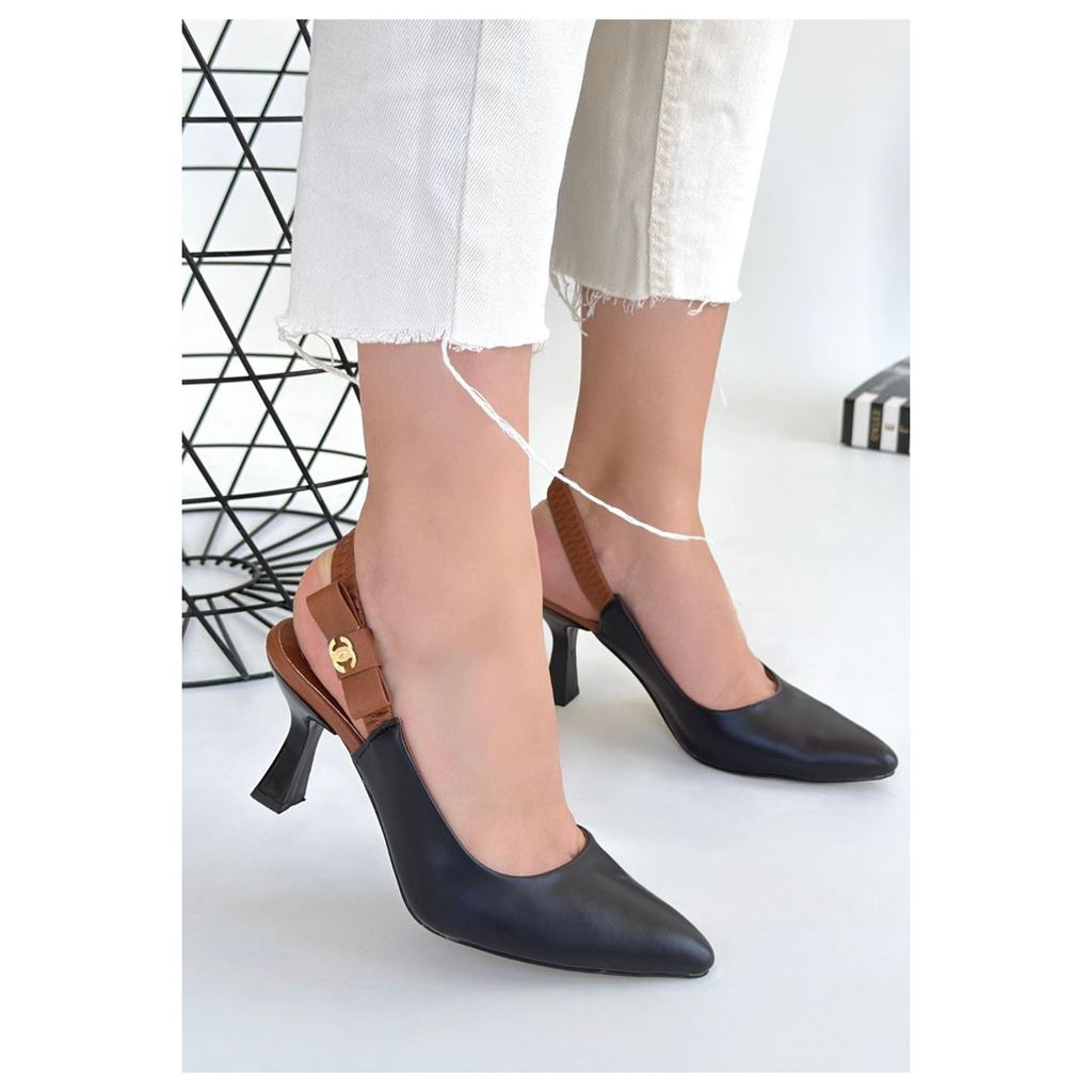 Toran Siyah Cilt Sivri Burun Kadeh Topuk Arkası Açık Kadın Topuklu Ayakkabı