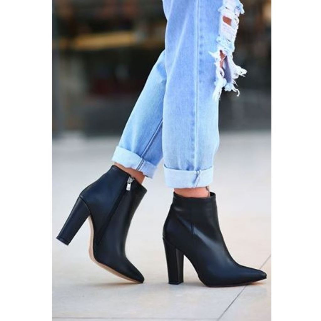 Loora Siyah Cilt Topuklu Bot