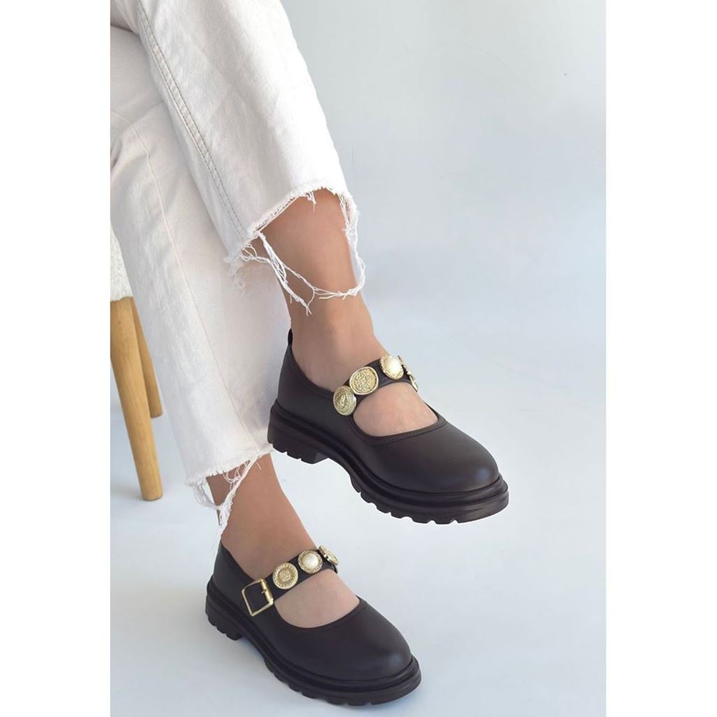 Okira Kahverengi Gold Madalyon Aksesuarlı Kalın Tabanlı Kadın Babet