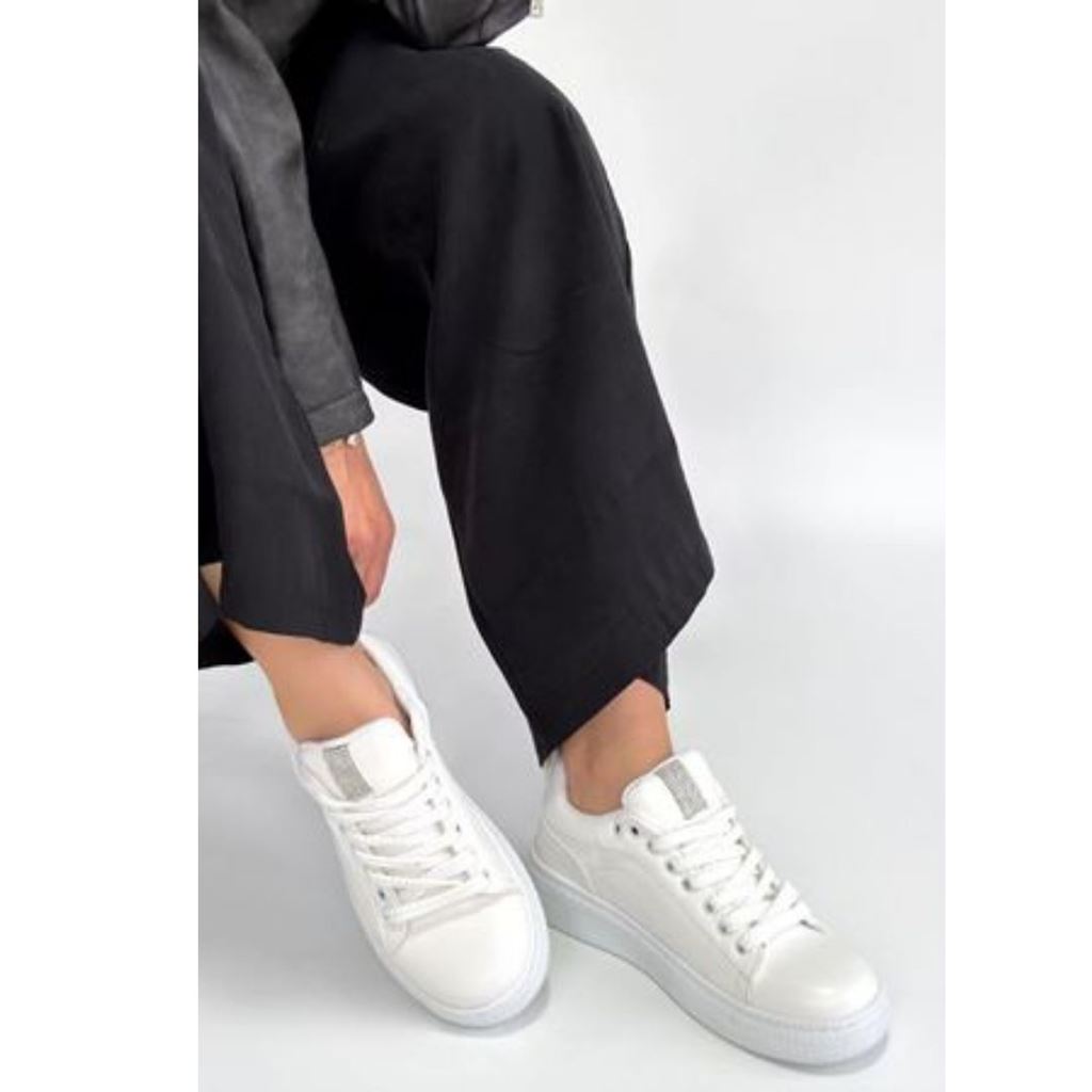 Yier Beyaz Cilt Bağcıklı Spor Ayakkabı