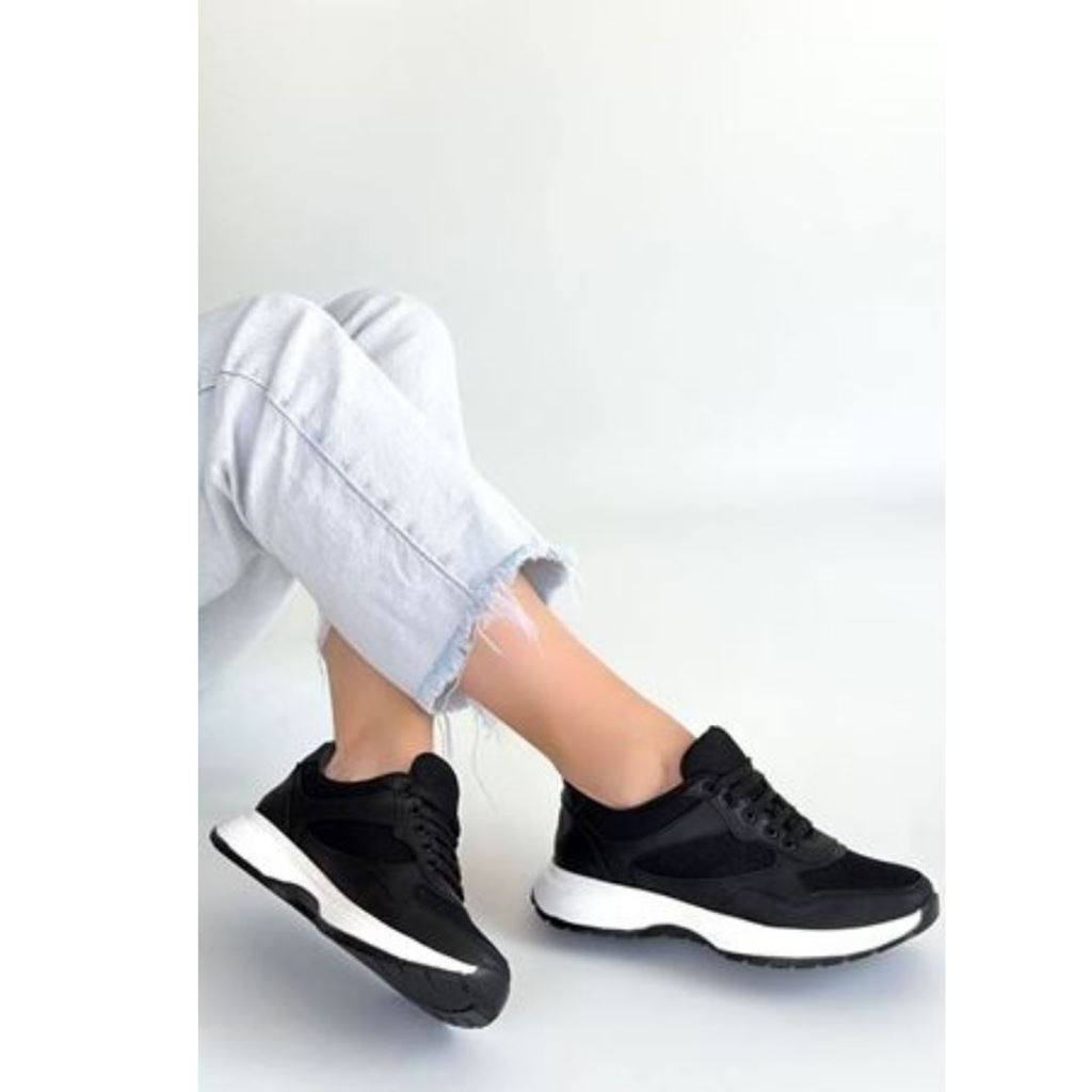 Slar Siyah Cilt Simli Bağcıklı Spor Ayakkabı