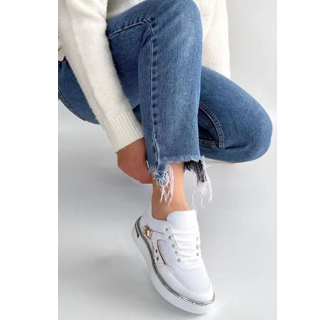 Junda Beyaz Cilt Bağcıklı Spor Ayakkabı