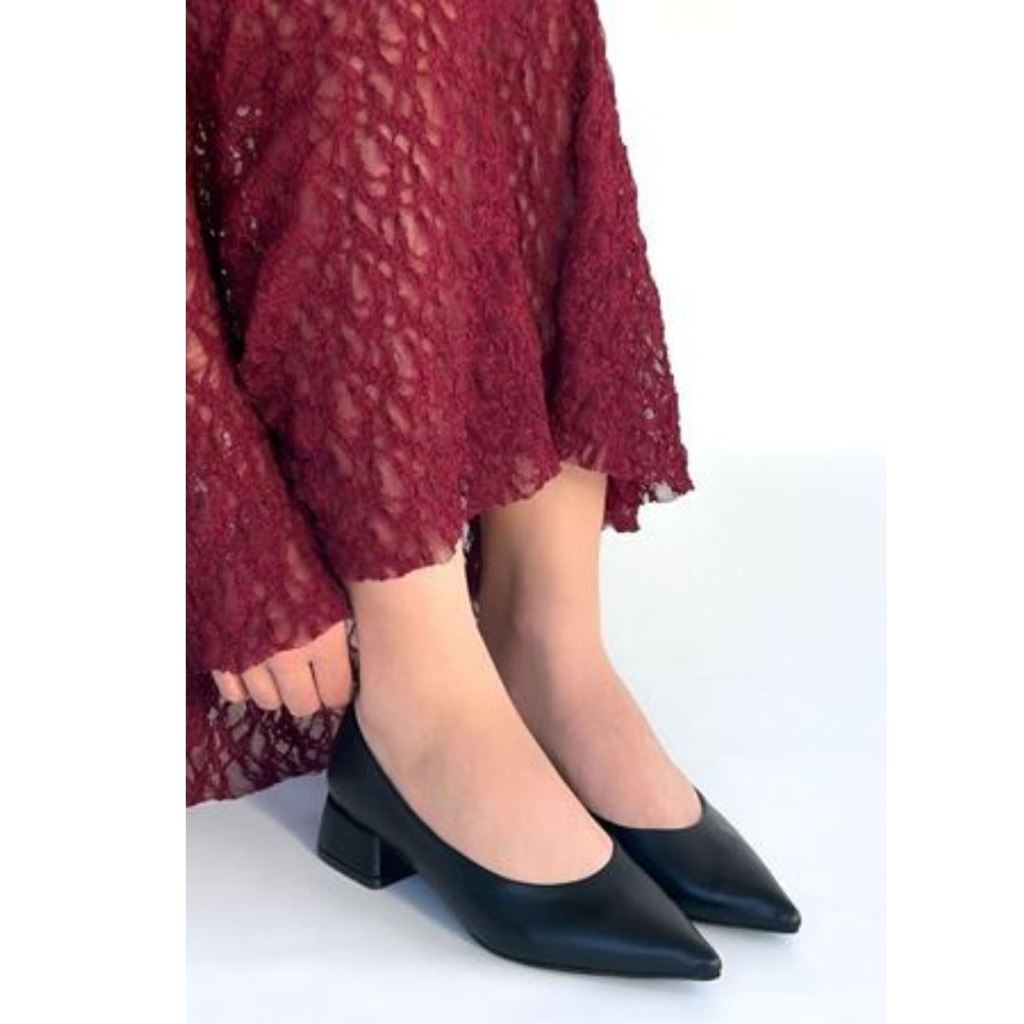 Ferla Siyah Cilt Topuklu Ayakkabı