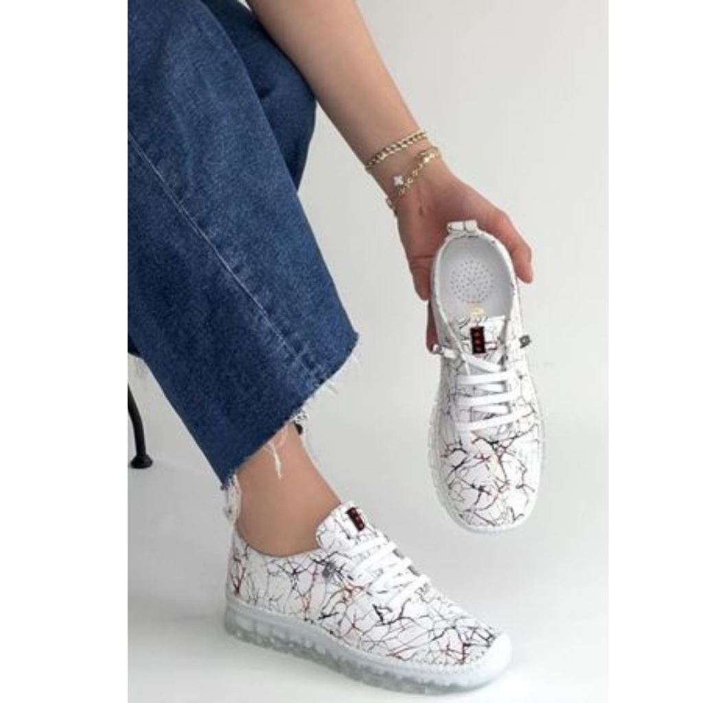 Kinte Beyaz Desenli Deri Bağcıklı Spor Ayakkabı