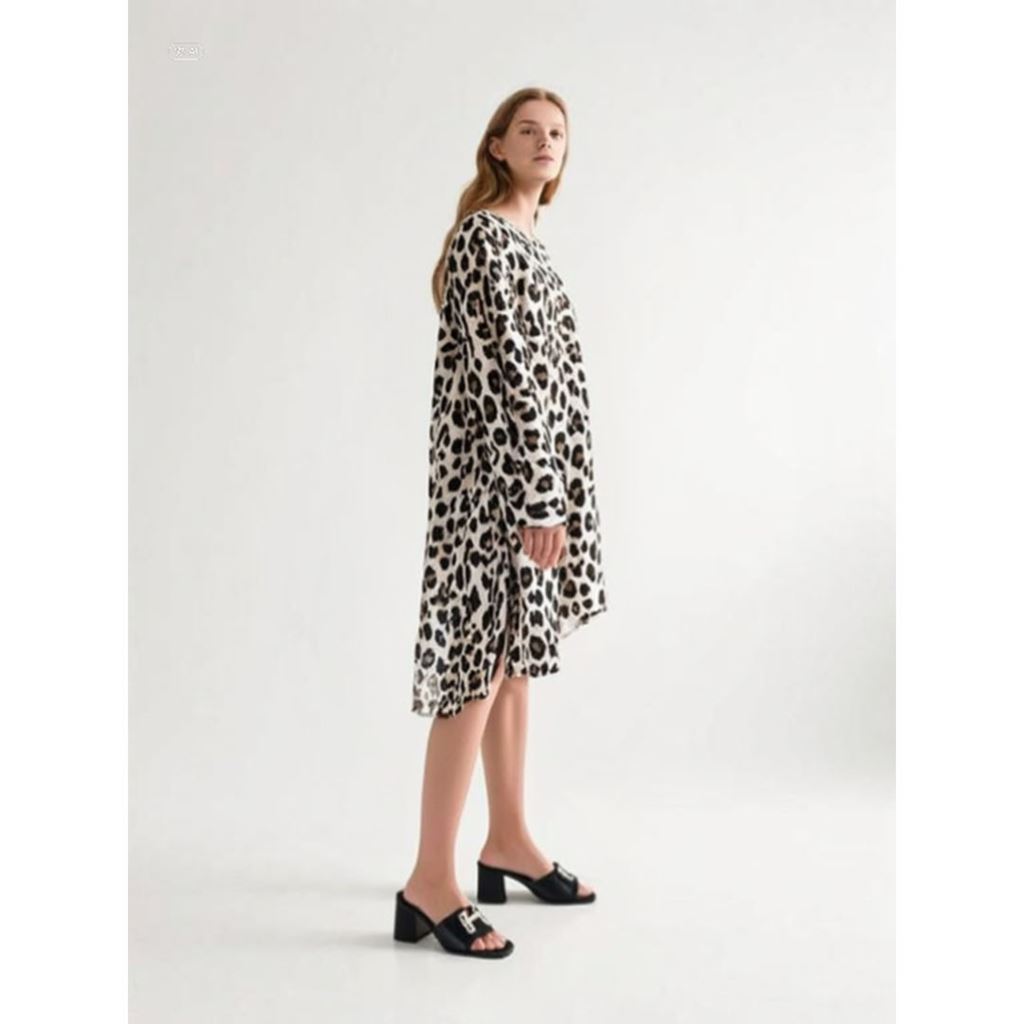 Caren Siyah Kare Burun Kalın Topuk Toka Aksesuarlı Kadın Terlik