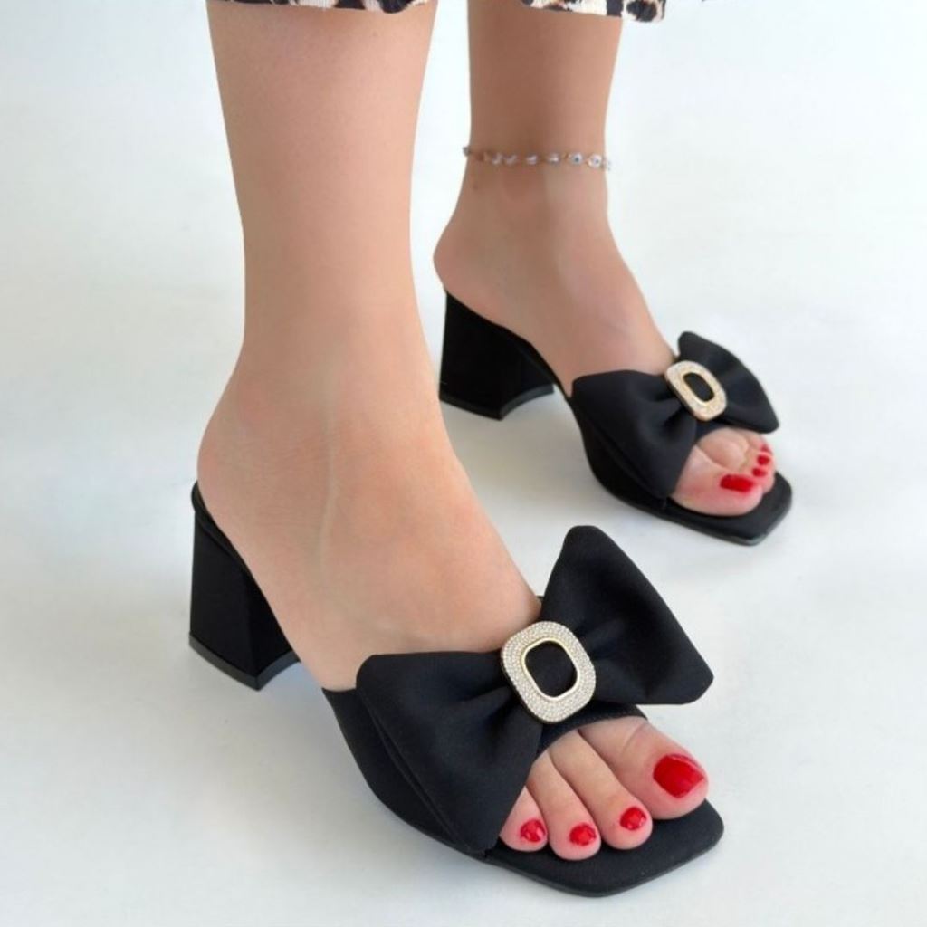 Niyyar Siyah Cilt Topuklu Terlik