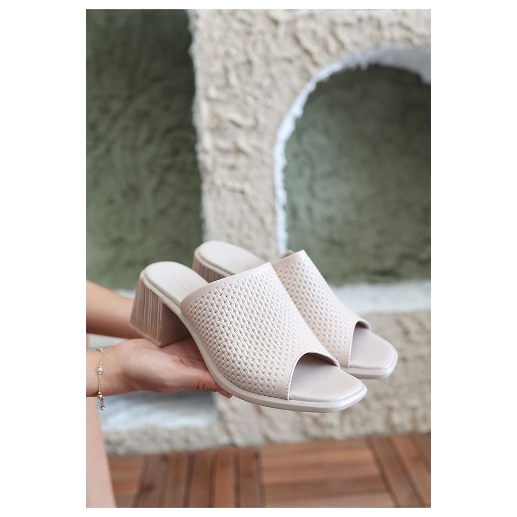 Zanna Bej Cilt Topuklu Terlik