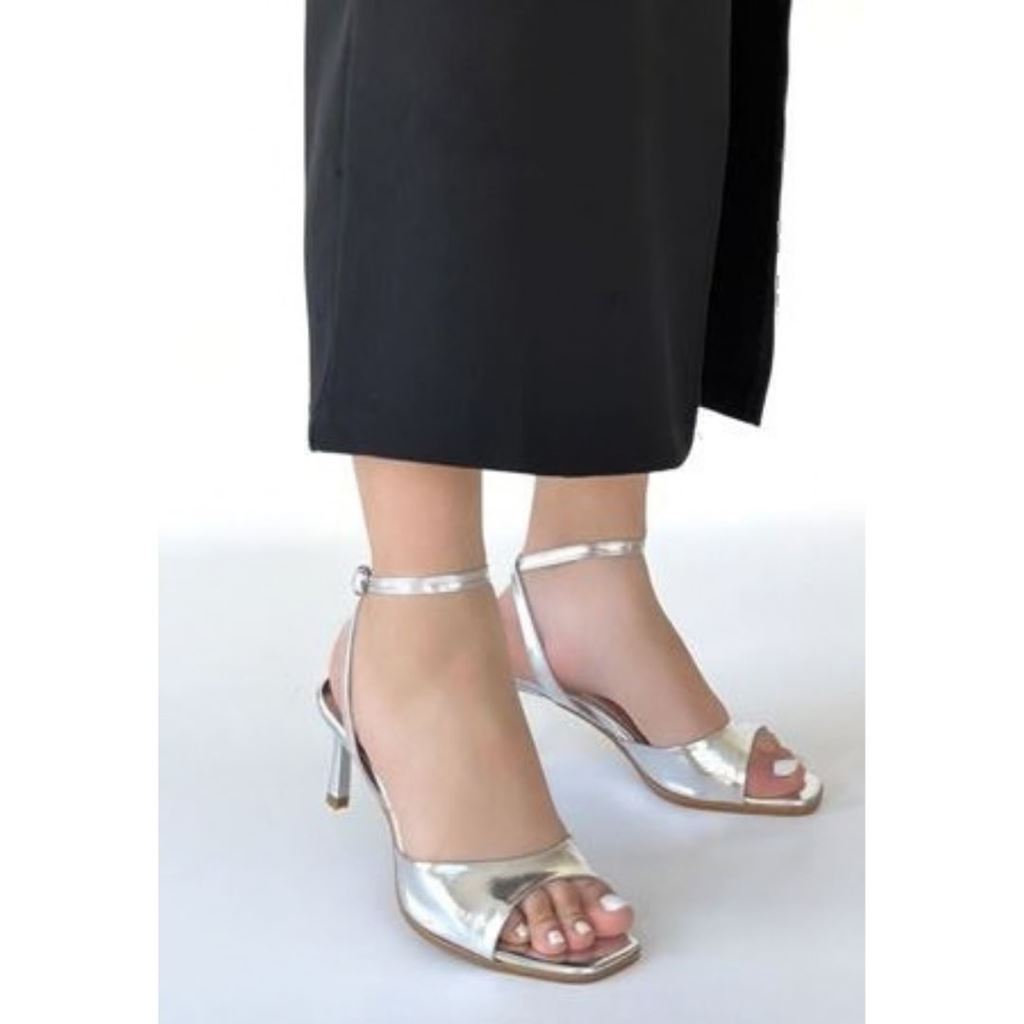 Lenya Gümüş Rugan Topuklu Ayakkabı