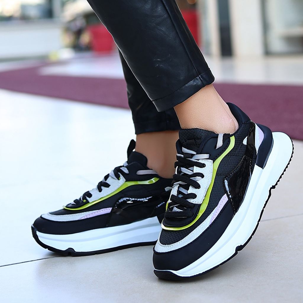 Aleh Siyah Cilt Lila Detaylı Spor Ayakkabı