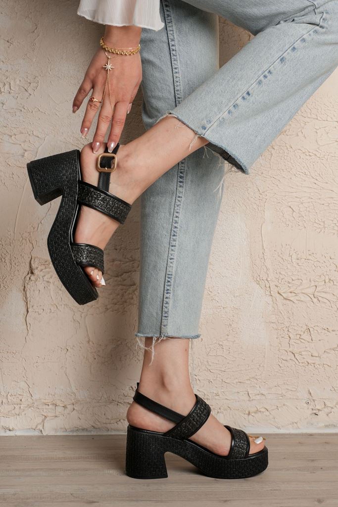 Wowi Siyah Cilt Baskılı Topuklu Sandalet