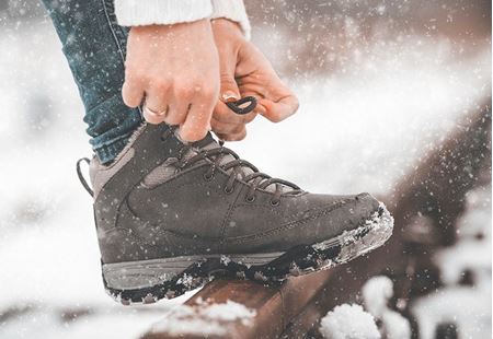 Kışın Ayakkabı Bakımı: Bot ve Çizmelerinizi Su Geçirmez Yapmanın 5 Etkili İpuçları