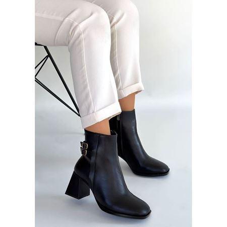 Kanda Siyah Cilt Topuklu Bot