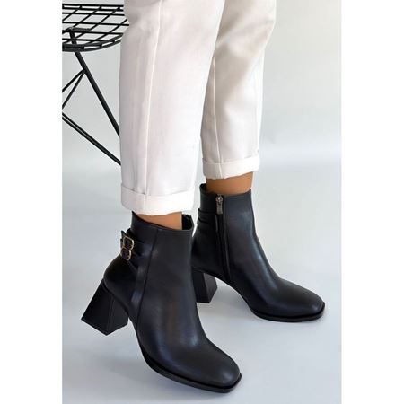 Kanda Siyah Cilt Topuklu Bot