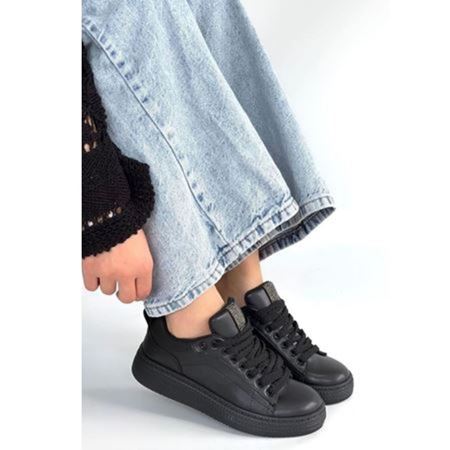 Yier Siyah Cilt Bağcıklı Spor Ayakkabı