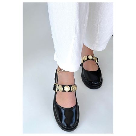 Okira Siyah Rugan Ortopedik Madalyonlu Kalın Taban Kadın Babet