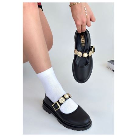 Okira Siyah Gold Madalyon Aksesuarlı Kalın Tabanlı Kadın Babet