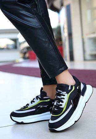 Aleh Siyah Cilt Lila Detaylı Spor Ayakkabı