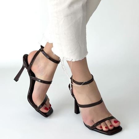 Umira Kahverengi Rugan Topuklu Bilekten Kemerli Ayakkabı